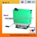 Manual garden fertilizer spreader